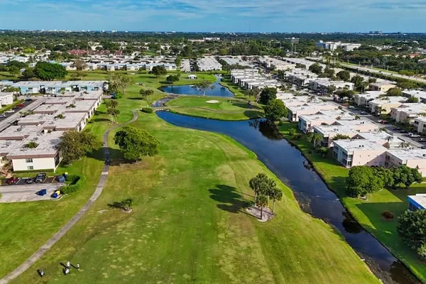 Property Slideshow image 3 of 16 | 820 flanders r # 280, Delray Beach, FL, 33484