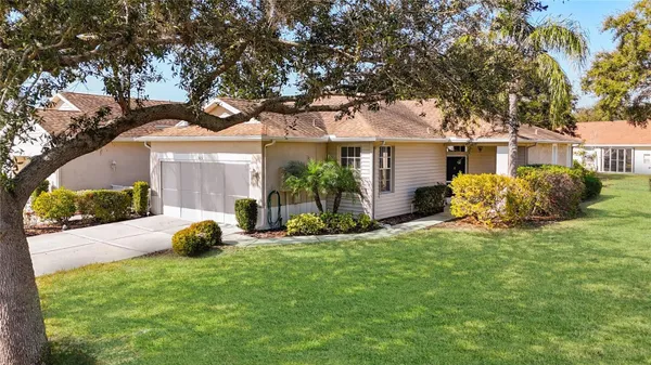 Property Slideshow image 2 of 30 | 1015 radison lake ct # 65, Sun City Center, FL, 33573