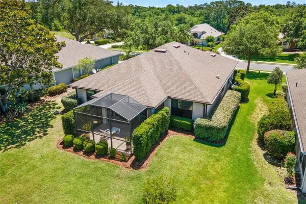 Property Slideshow image 2 of 49 | 6115 landings blvd, Lady Lake, FL, 32159