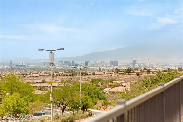 Property Slideshow image 2 of 28 | 2069 colvin run dr, Henderson, NV, 89052