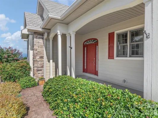 Property Slideshow image 3 of 36 | 54 deep valley ln, Hendersonville, NC, 28791