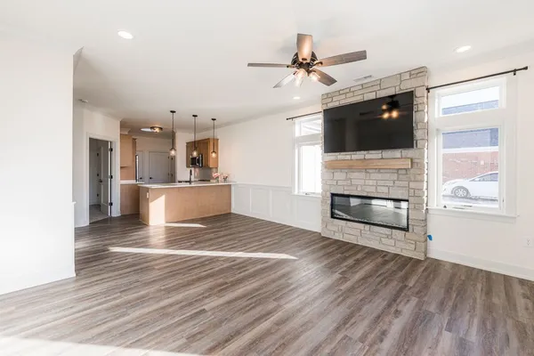Property Slideshow image 2 of 54 | 46 kloe ln 46, Sycamore, IL, 60178