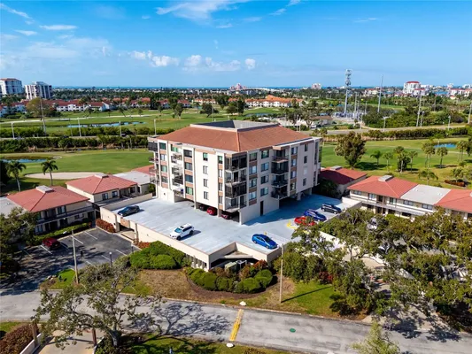 Property Slideshow image 2 of 42 | 6269 palma del mar blvd s apt 408, St Petersburg, FL, 33715