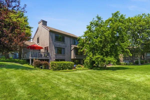 Property Slideshow image 2 of 43 | 423 deer trail hill trl, Lake Barrington, IL, 60010