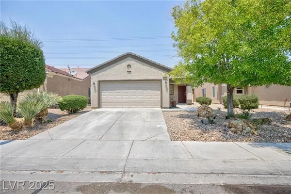 Property Slideshow image 2 of 32 | 2320 willow wren dr, North Las Vegas, NV, 89084