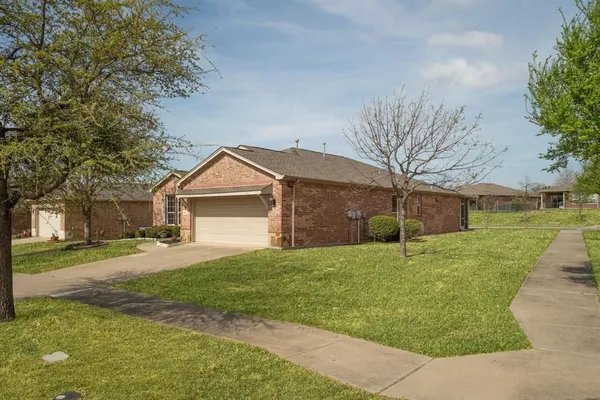 Property Slideshow image 3 of 39 | 942 carrington greens dr, Frisco, TX, 75036