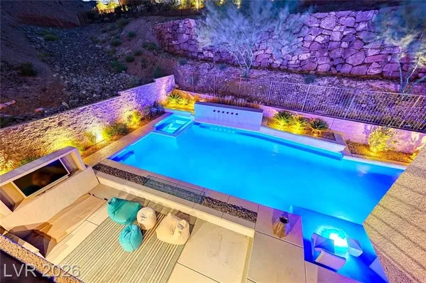 Property Slideshow image 2 of 87 | 5 highland cove ln, Henderson, NV, 89011