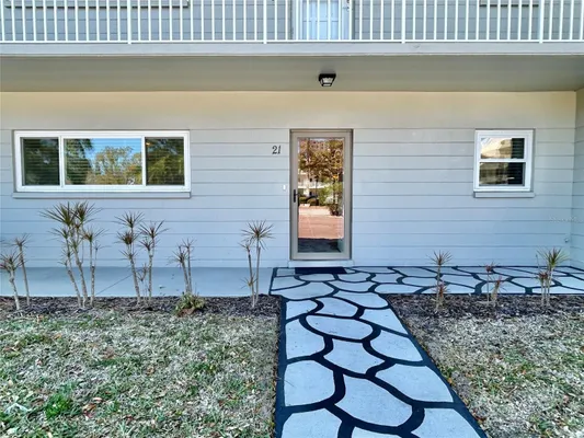 Property Slideshow image 3 of 61 | 2261 swedish dr apt 21, Clearwater, FL, 33763