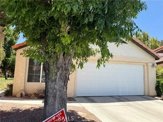 Property Slideshow image 2 of 22 | 19078 stoddard way, Apple Valley, CA, 92308