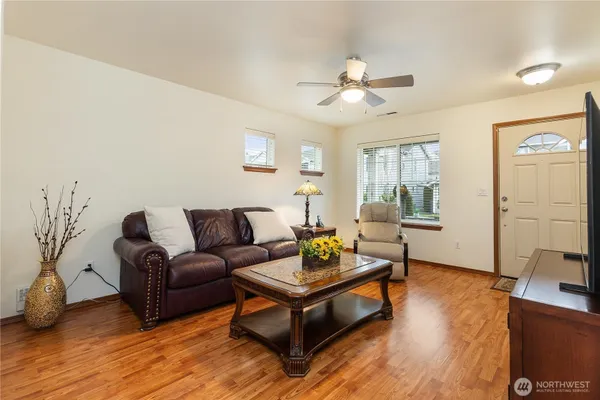 Property Slideshow image 3 of 24 | 24129 ne 112th ln 151, Redmond, WA, 98053