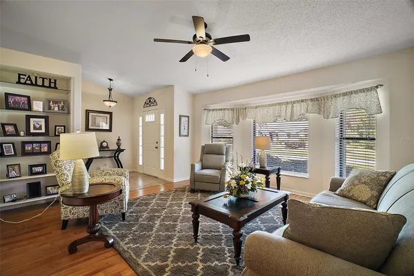 Property Slideshow image 2 of 29 | 27022 racquet cir, Leesburg, FL, 34748