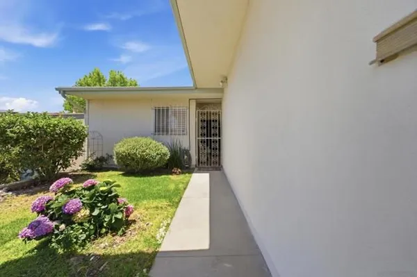 Property Slideshow image 2 of 54 | 3902 n vis 9, Oceanside, CA, 92057