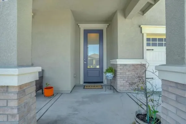 Property Slideshow image 2 of 36 | 2211 lavender pl, Rio Vista, CA, 94571