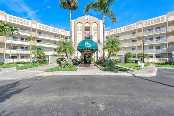 Property Slideshow image 2 of 73 | 7763 southampton ter 102, Tamarac, FL, 33321