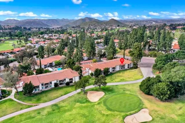 Property Slideshow image 3 of 32 | 12555 oaks n dr 206, San Diego, CA, 92128