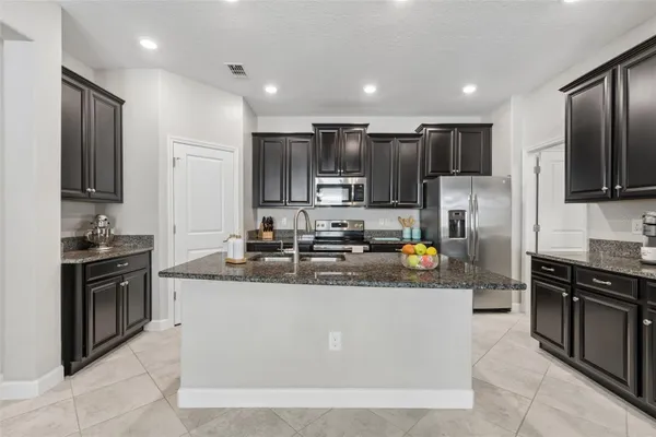 Property Slideshow image 3 of 29 | 9908 sage creek dr, Ruskin, FL, 33573