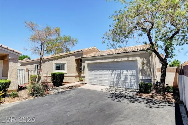 Property Slideshow image 2 of 44 | 5043 mascaro dr, Las Vegas, NV, 89122