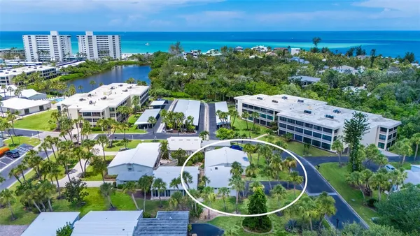 Property Slideshow image 2 of 54 | 208 hourglass way v11, Sarasota, FL, 34242