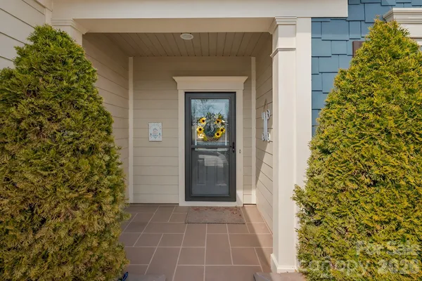 Property Slideshow image 3 of 42 | 415 harvest valley ln, Fort Mill, SC, 29715