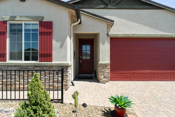 Property Slideshow image 2 of 29 | 6279 goldfinch dr, Prescott, AZ, 86305