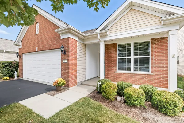 Property Slideshow image 2 of 28 | 845 butterfly field dr, Elgin, IL, 60124
