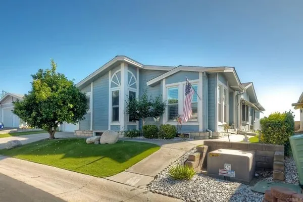 Property Slideshow image 2 of 35 | 5116 weymouth way, Oceanside, CA, 92057