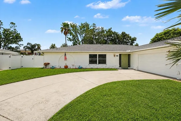 Property Slideshow image 2 of 26 | 1501 new bedford dr, Sun City Center, FL, 33573