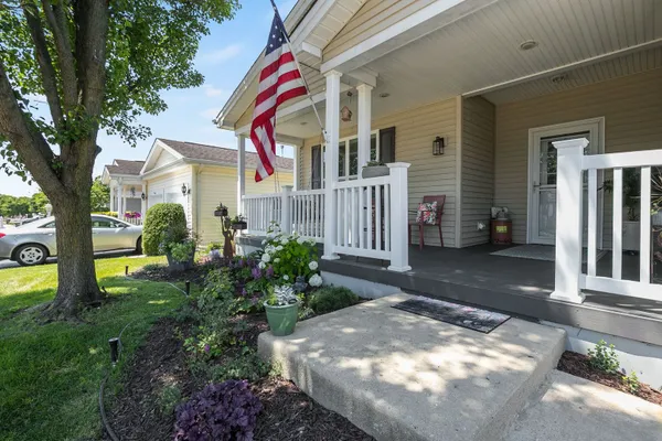 Property Slideshow image 2 of 22 | 3206 whirlaway ct, Grayslake, IL, 60030