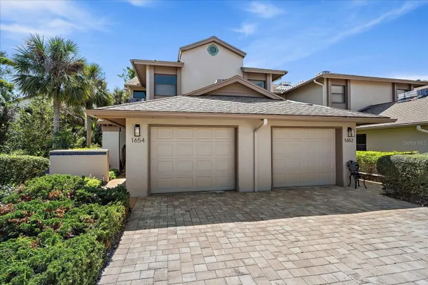 Property Slideshow image 3 of 54 | 1654 starling dr 201, Sarasota, FL, 34231