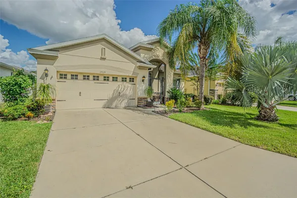 Property Slideshow image 3 of 31 | 29129 enniscrone dr, San Antonio, FL, 33576