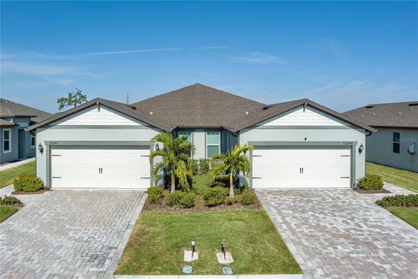 Property Slideshow image 3 of 40 | 10641 spring tide way, Parrish, FL, 34219