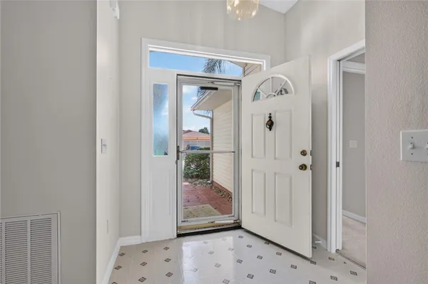 Property Slideshow image 3 of 50 | 642 timbercrest dr, Leesburg, FL, 34748
