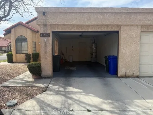 Property Slideshow image 3 of 33 | 11620 pepper ln, Apple Valley, CA, 92308