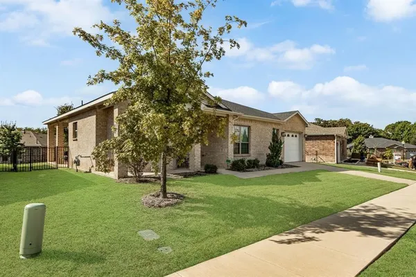 Property Slideshow image 3 of 32 | 3713 fireside ln, Mckinney, TX, 75071