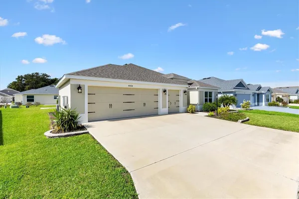 Property Slideshow image 2 of 32 | 4434 shockoe cir, The Villages, FL, 32163