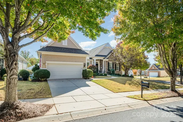 Property Slideshow image 3 of 44 | 9335 whistling straits dr, Fort Mill, SC, 29707