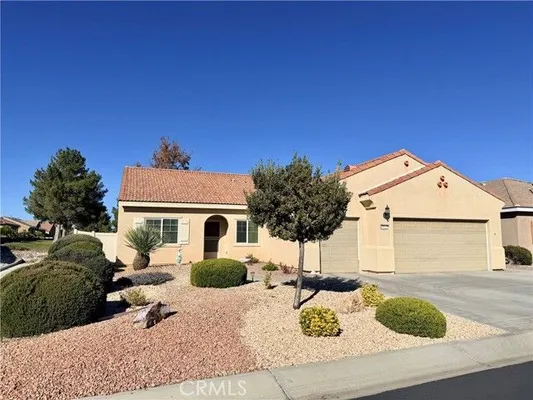 Property Slideshow image 2 of 30 | 19422 royal oaks rd, Apple Valley, CA, 92308