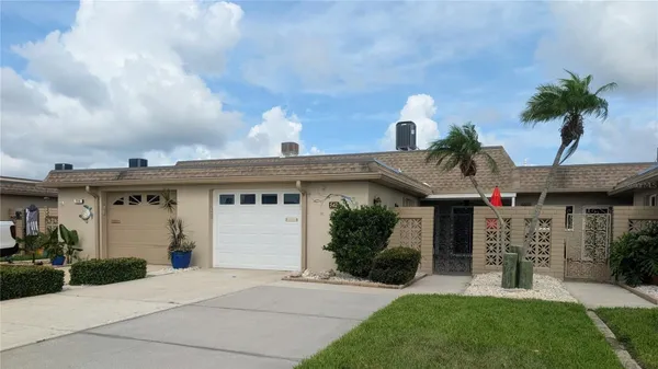Property Slideshow image 2 of 21 | 542 boca ciega point blvd 2108, Madeira Beach, FL, 33708