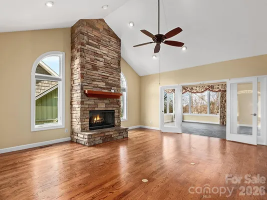 Property Slideshow image 3 of 32 | 54 deep valley ln, Hendersonville, NC, 28791