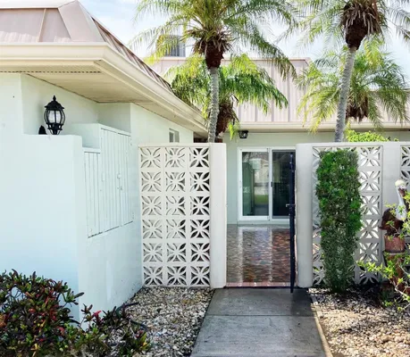 Property Slideshow image 2 of 17 | 628 boca ciega point blvd s, Saint Petersburg, FL, 33708