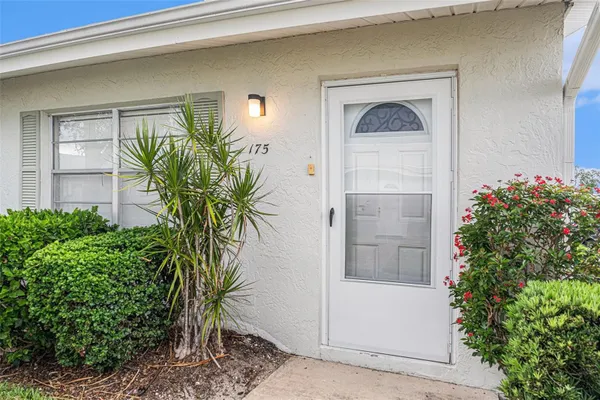 Property Slideshow image 2 of 22 | 301 andover pl 175, Sun City Center, FL, 33573