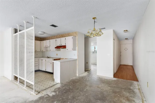 Property Slideshow image 2 of 16 | 5501 80th st 408, St Petersburg, FL, 33709