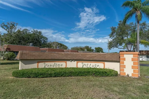 Property Slideshow image 2 of 36 | 8260 burgundy dr, Pinellas Park, FL, 33781