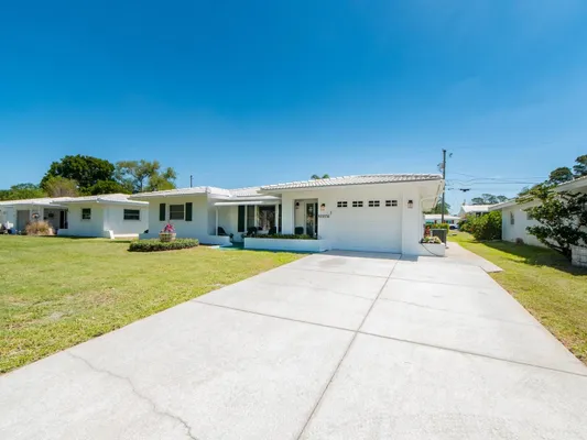 Property Slideshow image 2 of 43 | 9227 143rd st, Seminole, FL, 33776