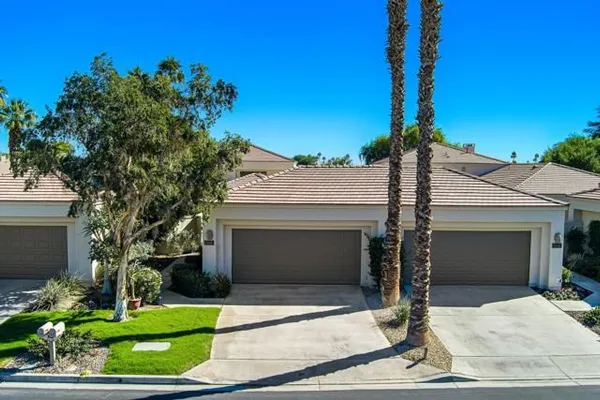 Property Slideshow image 2 of 42 | 54108 oak tree a143, La Quinta, CA, 92253