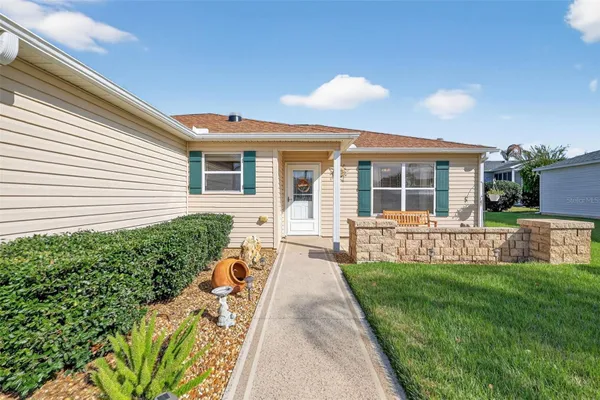 Property Slideshow image 3 of 39 | 2677 english ivy cir, The Villages, FL, 32162