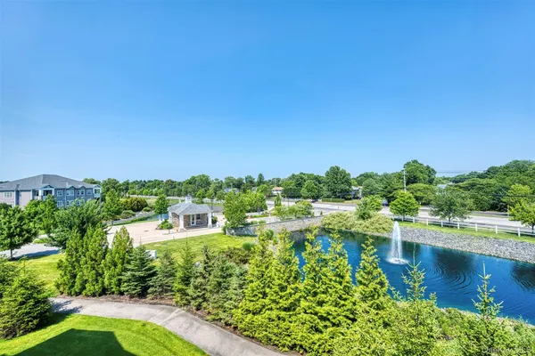 Property Slideshow image 2 of 50 | 178 summer cir, Huntington, NY, 11731