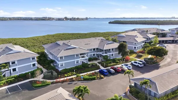Property Slideshow image 2 of 75 | 1323 perico point cir 107, Bradenton, FL, 34209