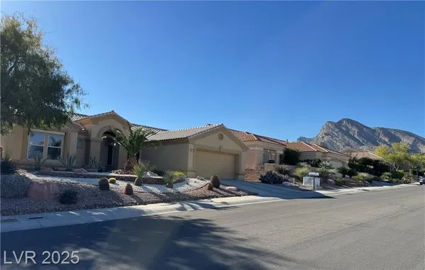 Property Slideshow image 2 of 8 | 10621 shoalhaven dr, Las Vegas, NV, 89134