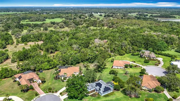 Property Slideshow image 2 of 41 | 5311 saddleback ct, Lady Lake, FL, 32159